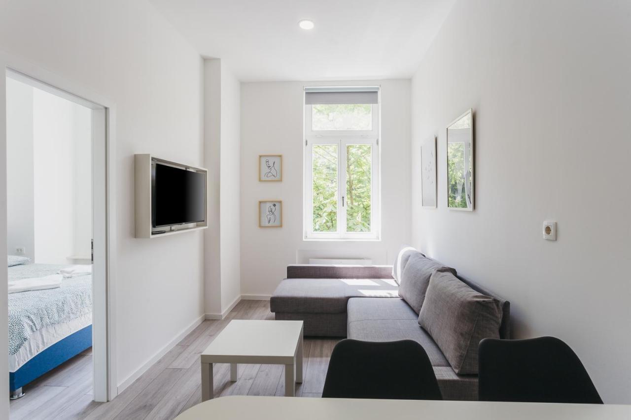 Mika Apartment And Studios Zagreb Exterior photo