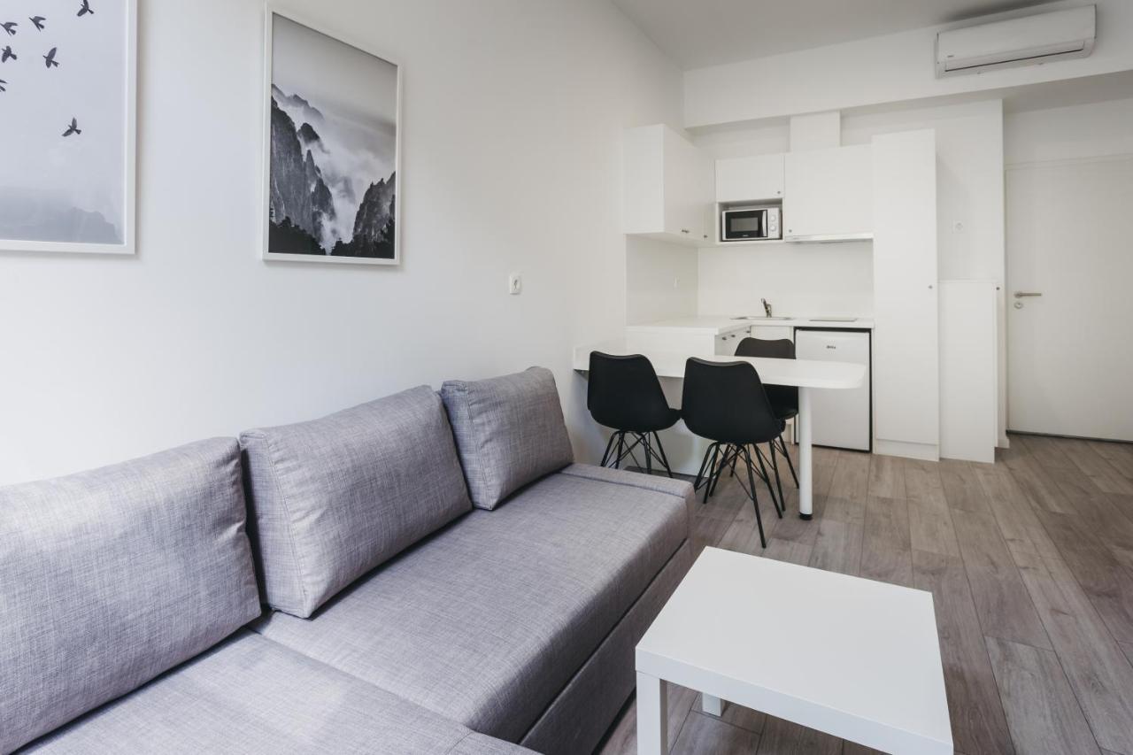 Mika Apartment And Studios Zagreb Exterior photo