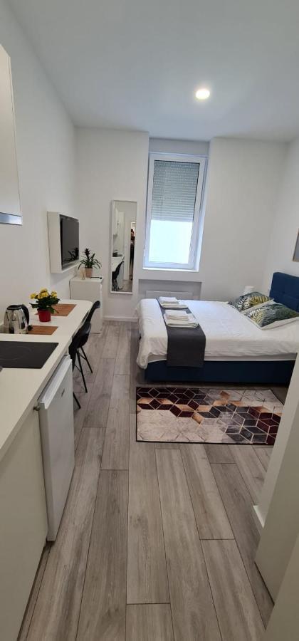 Mika Apartment And Studios Zagreb Exterior photo